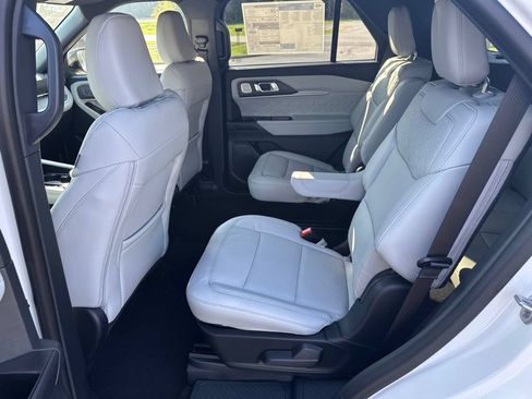 New 2027 Ford Explorer Platinum AWD/4WD image 12