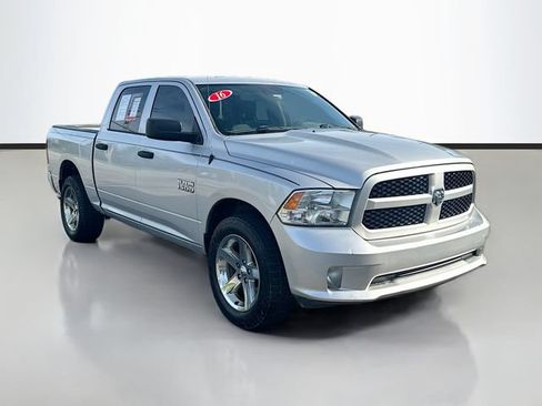 Used 2016 RAM 1500 Express AWD/4WD image 3