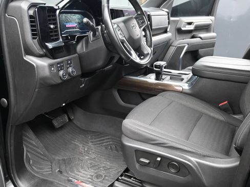 Used 2023 Chevrolet Silverado 1500 LT Trail Boss AWD/4WD image 12