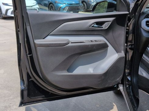 New 2027 Chevrolet Bolt LT w/ Comfort Package FWD image 7