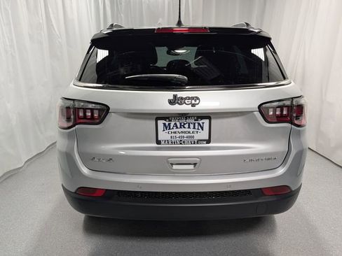Used 2025 Jeep Compass Limited w/ Sun & Sound Group AWD/4WD image 4