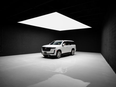 Used 2024 Cadillac Escalade Premium Luxury AWD/4WD image 90