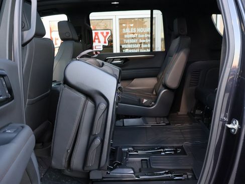 New 2025 Chevrolet Suburban High Country image 29