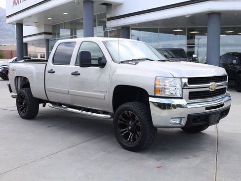 Used 2007 Chevrolet Silverado 2500 LT w/ 1LT Convenience Package AWD/4WD image 8