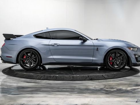 Used 2022 Ford Mustang Shelby GT500 w/ Carbon Fiber Track Pack RWD image 24