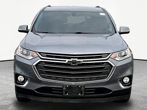 Used 2019 Chevrolet Traverse LT FWD image 2