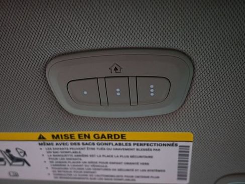 Used 2023 Chrysler Pacifica Limited FWD image 33