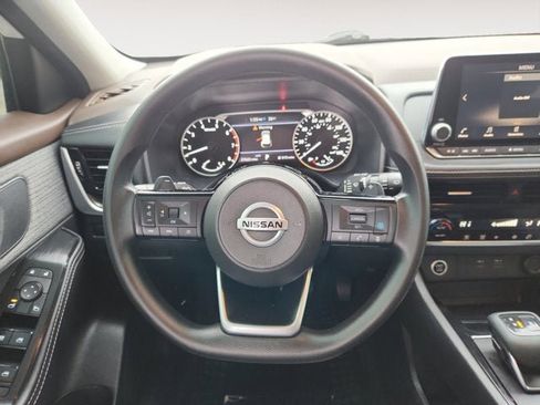 Used 2021 Nissan Rogue SV image 12