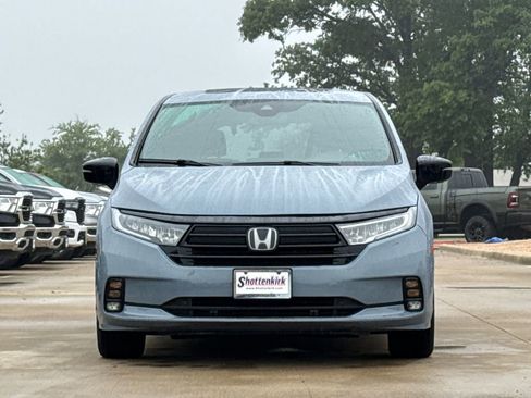 Used 2023 Honda Odyssey Sport image 2