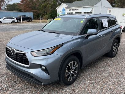 Used 2023 Toyota Highlander XLE