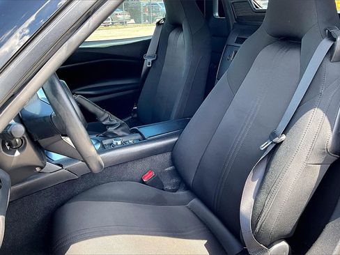 Used 2022 MAZDA MX-5 Miata Sport image 16