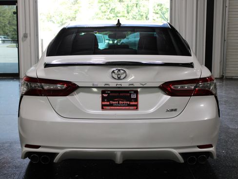 Used 2020 Toyota Camry XSE FWD image 5