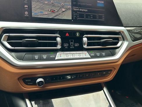 Used 2022 BMW 330i Sedan w/ Driving Assistance Package RWD image 21