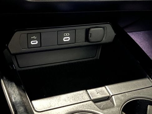 Used 2024 Toyota Prius Prime FWD image 27