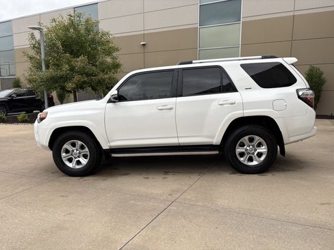 Used 2023 Toyota 4Runner SR5 Premium w/ Moonroof Package RWD image 7