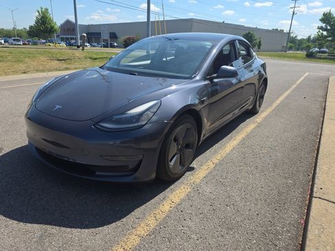 Used 2021 Tesla Model 3 Standard Range Plus RWD image 8