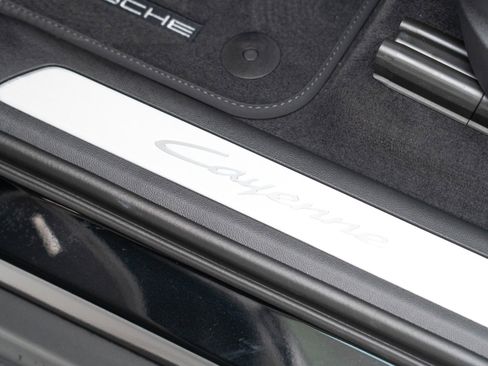 New 2026 Porsche Cayenne image 14