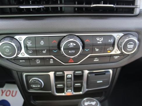 Used 2024 Jeep Wrangler Unlimited Sport AWD/4WD image 19