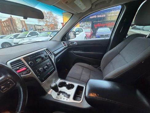 Used 2013 Jeep Grand Cherokee Laredo image 26