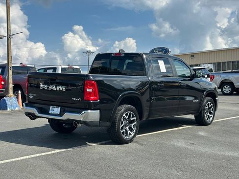 Used 2025 RAM 1500 Laramie AWD/4WD image 10