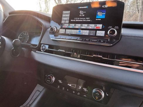 Used 2024 Mitsubishi Outlander SE image 19