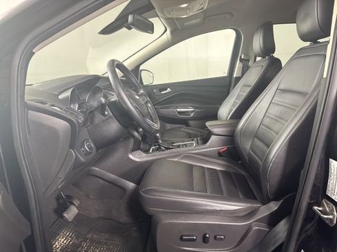 Used 2019 Ford Escape Titanium image 11
