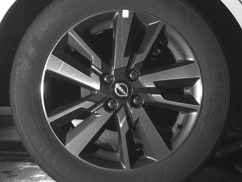 Used 2025 Nissan Versa SV image 15