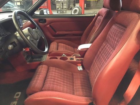 Used 1989 Ford Mustang GT RWD image 5