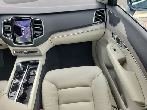 Used 2024 Volvo XC90 T8 Plus w/ Protection Package Premier AWD/4WD image 16
