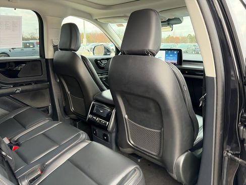 Used 2025 Lincoln Aviator AWD image 36