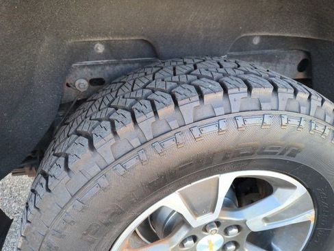 Used 2017 Chevrolet Colorado Z71 image 9