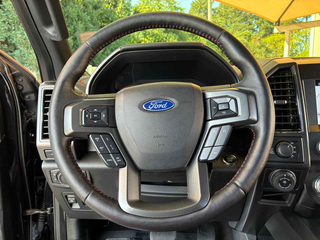 Used 2019 Ford F150 Lariat w/ Equipment Group 502A Luxury AWD/4WD image 17