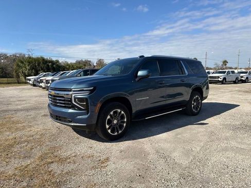 New 2026 Chevrolet Suburban LT w/ Comfort Package image 2