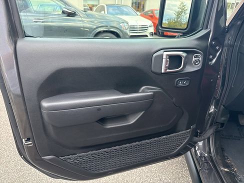 Used 2023 Jeep Gladiator Rubicon w/ LED Lighting Group image 21