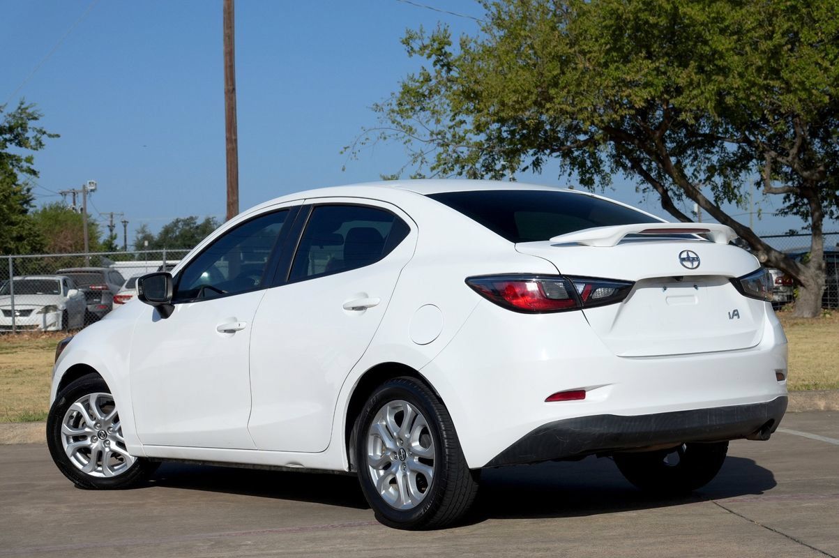Used 2016 Scion iA FWD image 4