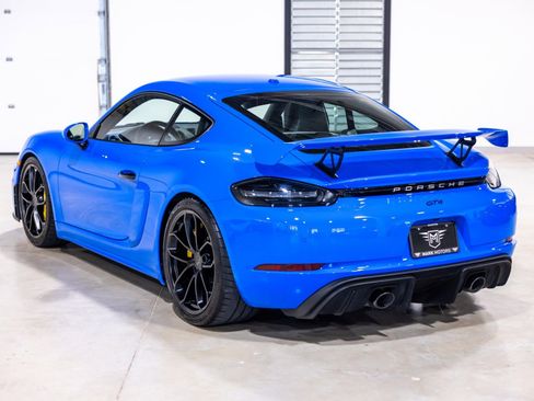 Used 2022 Porsche 718 Cayman GT4 RWD image 7
