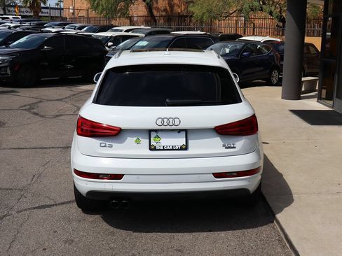 Used 2018 Audi Q3 2.0T Premium w/ Convenience Package AWD/4WD image 10