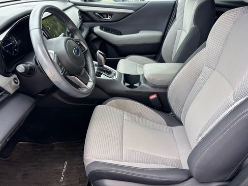 Used 2023 Subaru Outback Premium AWD/4WD image 8