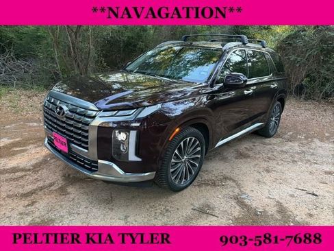 Used 2023 Hyundai Palisade Calligraphy image 3