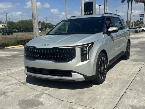 New 2026 Kia Carnival EX FWD image 2