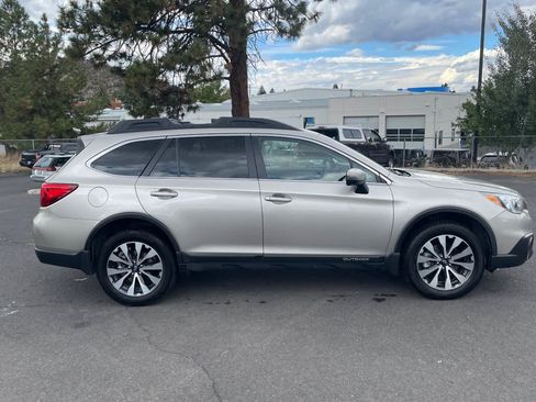 Used 2017 Subaru Outback 2.5i Limited w/ Protection Package #2 AWD/4WD image 6