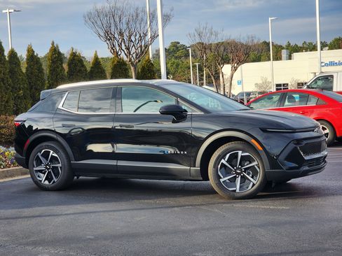 New 2026 Chevrolet Equinox EV LT image 3
