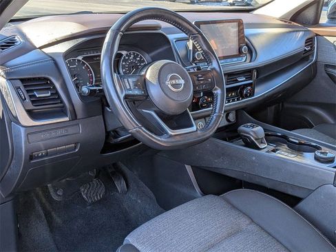 Used 2022 Nissan Rogue S image 10