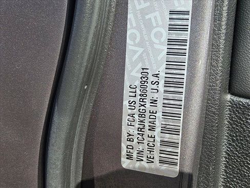 Used 2024 Jeep Grand Cherokee L Limited w/ Luxury Tech Group II AWD/4WD image 15