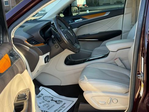 Used 2019 Lincoln MKC Select w/ Select Plus Package FWD image 15