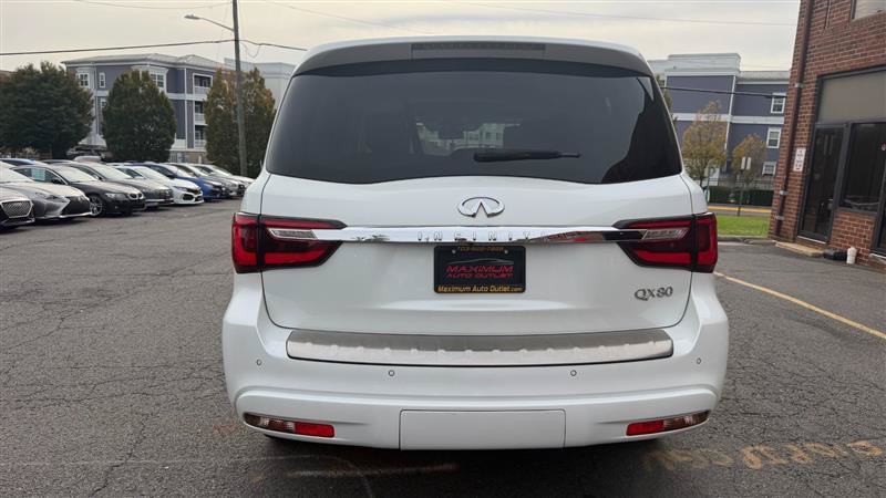 Used 2018 INFINITI QX80 4WD w/ Deluxe Technology Package image 11