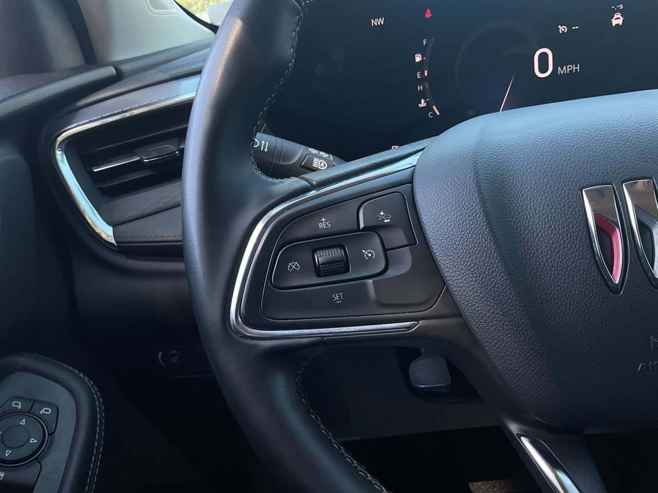 Used 2025 Buick Encore GX Preferred FWD image 32