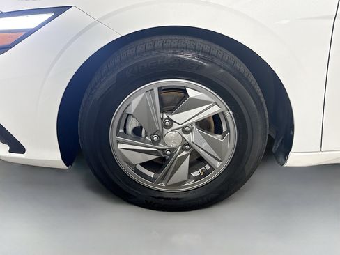 Used 2024 Hyundai Elantra SE FWD image 37