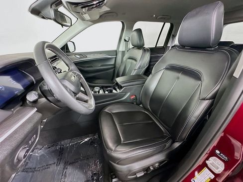 Certified 2023 Jeep Grand Cherokee Limited w/ Black Appearance Package AWD/4WD image 33