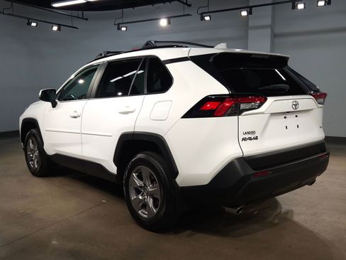 Used 2024 Toyota RAV4 XLE image 5